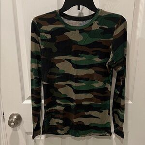 Cuddl Duds Green Camouflage Long Sleeve Shirt